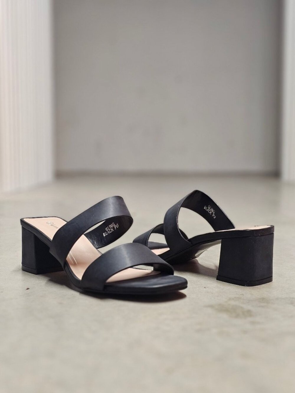 Black Block Heel Slide Sandals With Double Straps Open Toe & Square Heel Design
